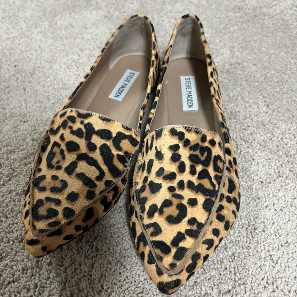STEVEMADDEN WOMENS 8-Wide COW HAIR LEOPARD PRINT FLATS